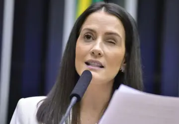 Deputada federal Amália Barros morre aos 39 anos após complicações em cirurgia