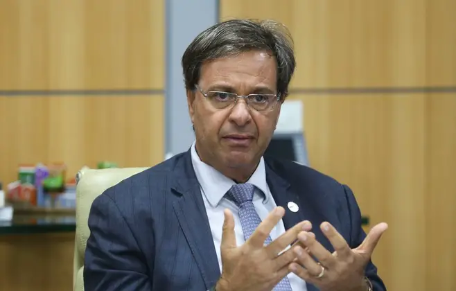 Ministro do Turismo, Gilson Machado, testa positivo para Covid-19